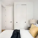 403-4C New 2Br 2Baths Prime Ues